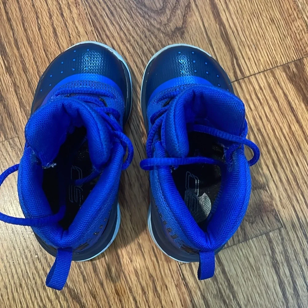 Kid’s Under Armour Curry 4 More Fun Royal Blue Tennis Shoes/Sneakers. Size 6K.